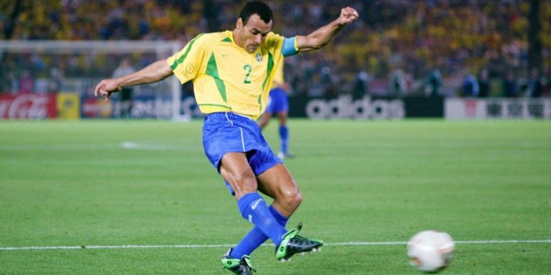 Huyền thoại bóng đá người Brazil - Cafu